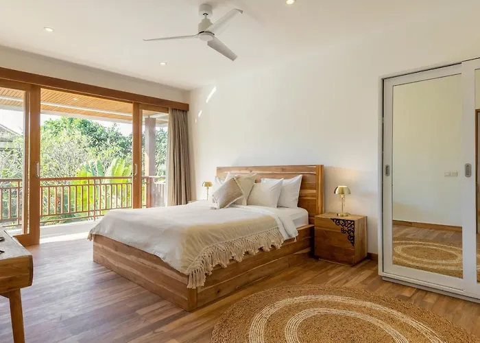 Lumut 3 Bedrooms Villa *
